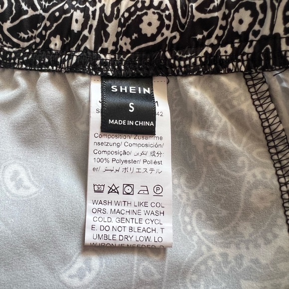 Shorts - Picture 2 of 3